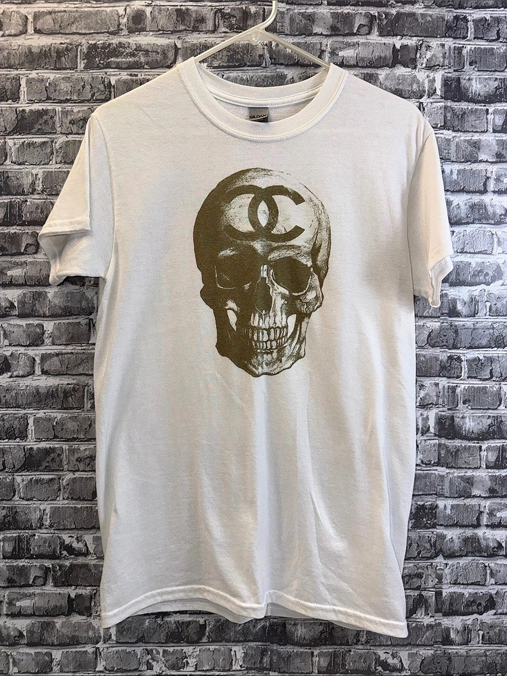 Gildan DryBlend Crewneck Graphic T-Shirt Skull White Small